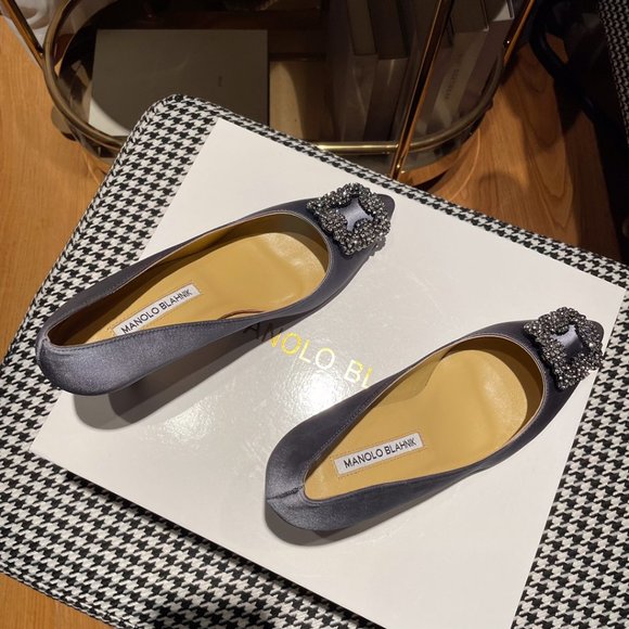 MANOLO BLAHNIK  HANGISI heels - Picture 3 of 9